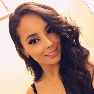 Meet your Posher, Fatima